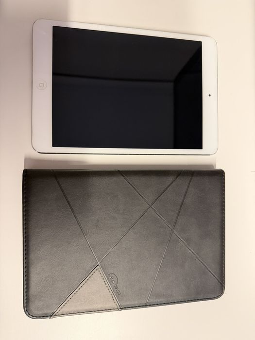 iPad mini 2 32 GB Wi Fi зарядка чехол
