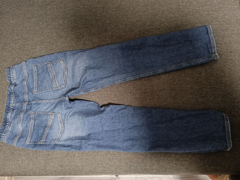 Джинси на підлітка