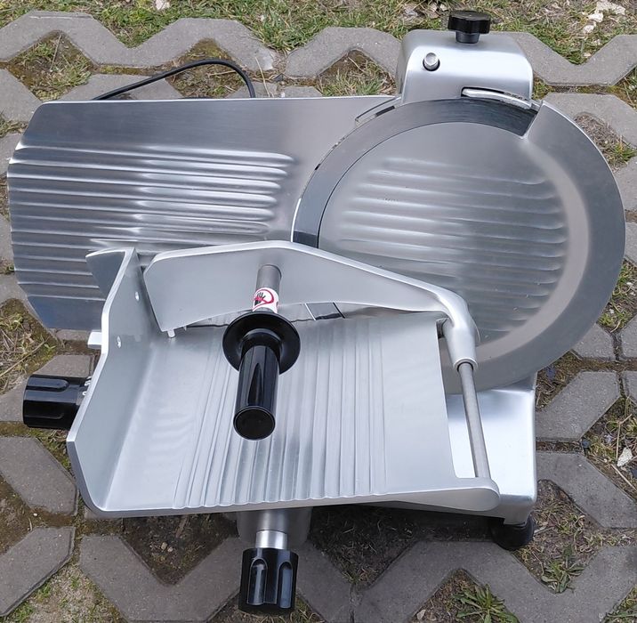 krajalnica do wędlin włoskiej marki Mistro.