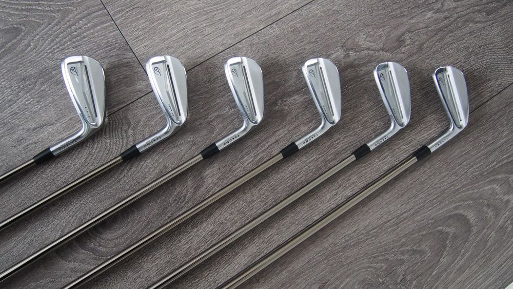 kije do golfa TAKOMO 201 Forged zestaw żelaz Soft Regular graphite