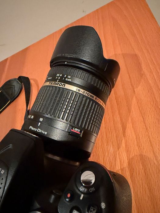 Nikon D5300 + lente Tamron AF 18-270mm f/3.5-6.3 + lente AF-S NIKKOR 50mm 1:1.4G + 3 baterias (1 original nikon)