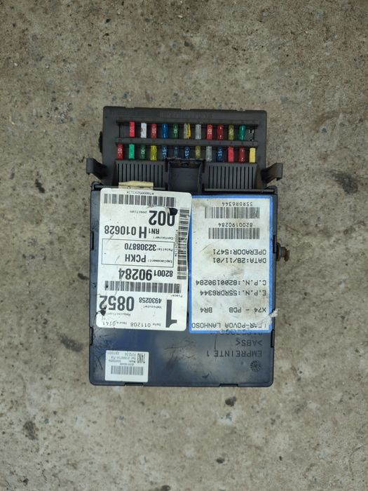 Продам блок BSI предохранителей на renault laguna 2