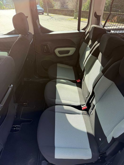 Citroën Berlingo XL 1.5 BlueHDi 131cv 2020 - 5 Lugares - Full Extras