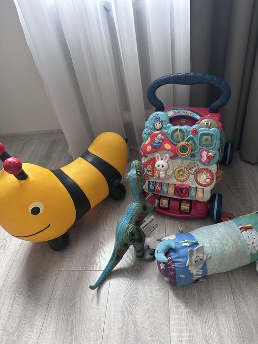 Дитячі іграшки ,пригунець ,ходунки