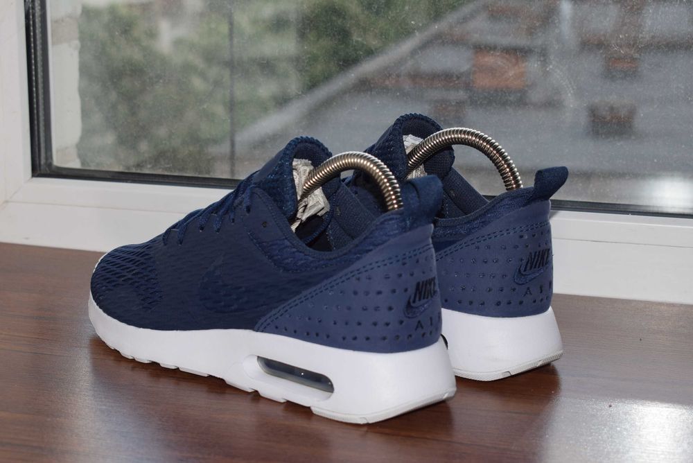 Nike Air Max Tavas (Кроссовки Найк Аирмакс 90 95 97 270 tn plus )