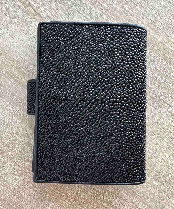 Обложка на паспорт из натуральной кожи ската черная Тайланд