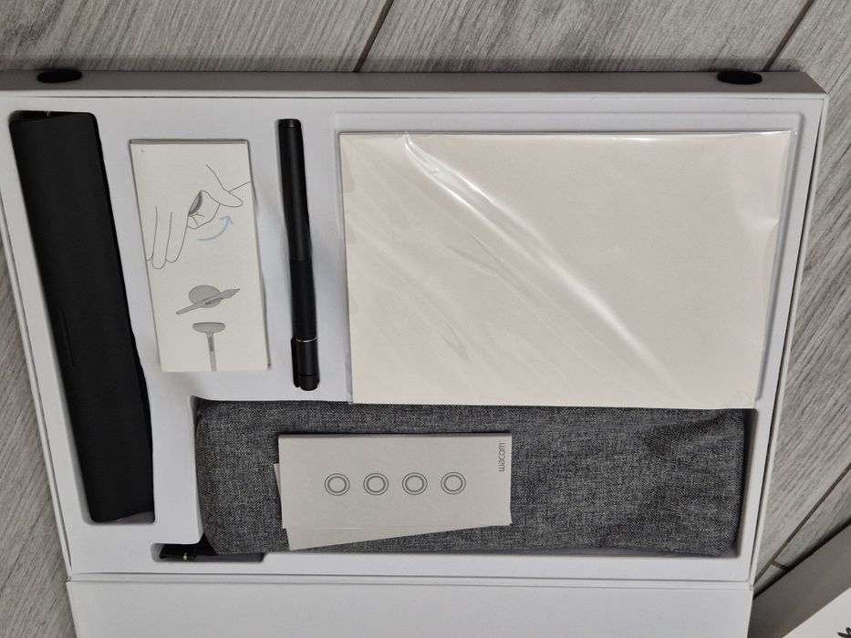 Tablet graficzny WACOM Intuos pro PTH-660 Pełny zestaw