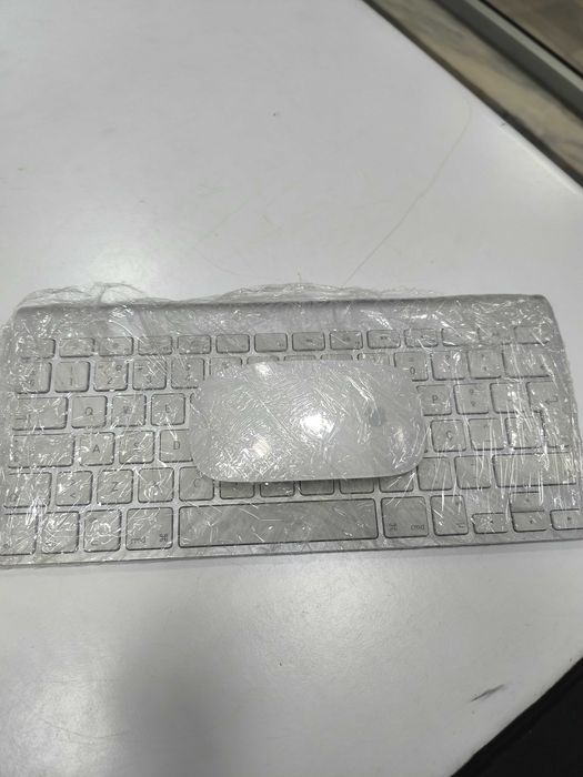Conjunto Apple: Teclado Wireless + Magic Mouse