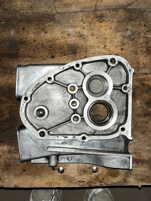 левая крышка картера двигателя (картера сцепления) от мотоцикла ИЖП-4