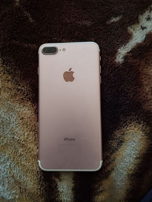 Продам срочно айфон 7+