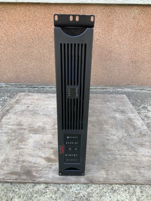 Zasilacz awaryjny APC Smart-UPS 3000
