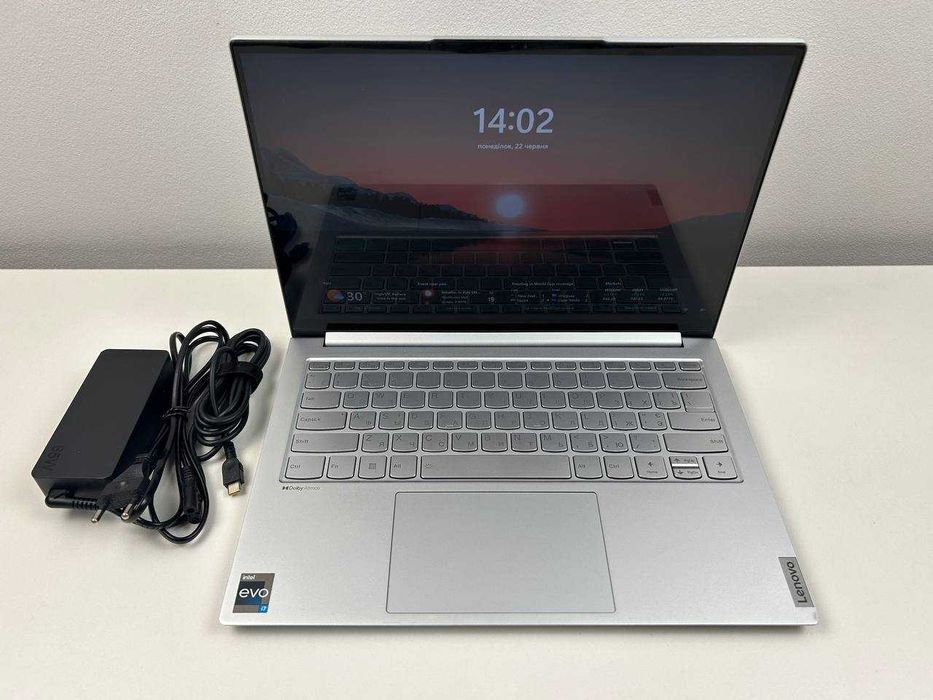Ноутбук Lenovo Slim 7 14IAP7 14" i7-1260P 16GB DDR5  Intel Iris Xe 512GB NVMe SSD