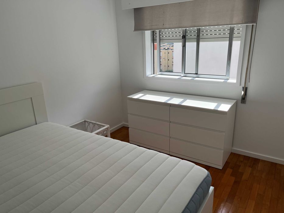 Apartamento T-1 Montes Burgos lado Sra da Hora a 800 metros da Circunvalação para alugar