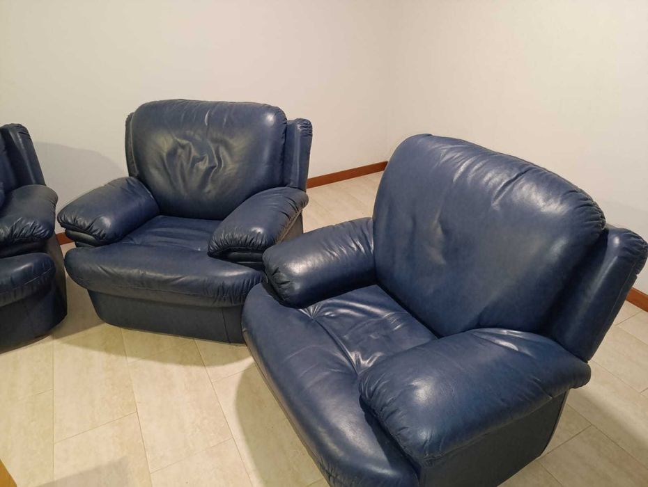 Sofás em couro – Conjunto