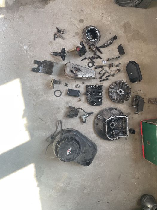 Запчастини газонокосарки  Briggs & Stratton 450 Серія