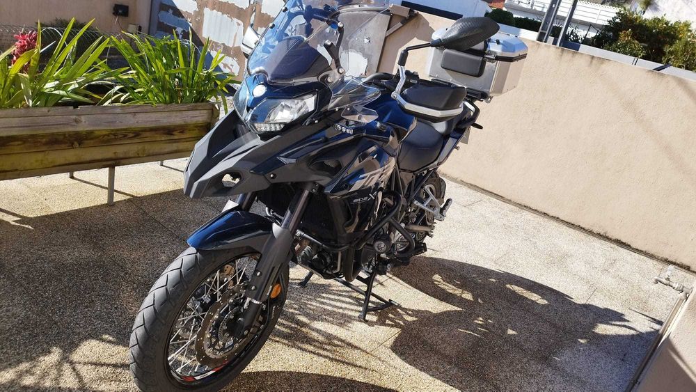 Benelli TRK 502 X – Aventura, Conforto e Estilo