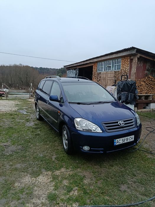 Toyota Avensis Verso 2003 р