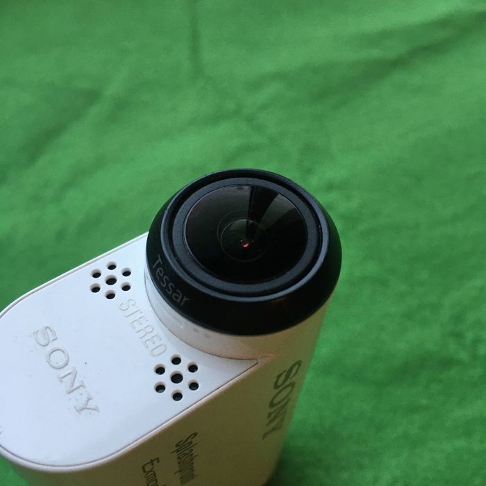 Екшн-камера Sony HDR-AS100V