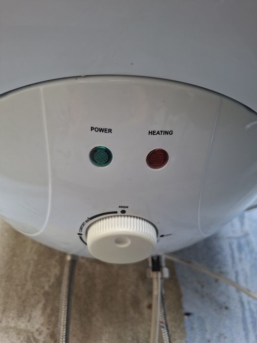 Termoacumulador de 100L como novo.