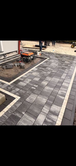 Благоустрій території, укладання бруківки