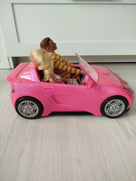 Samochód Barbie różowy