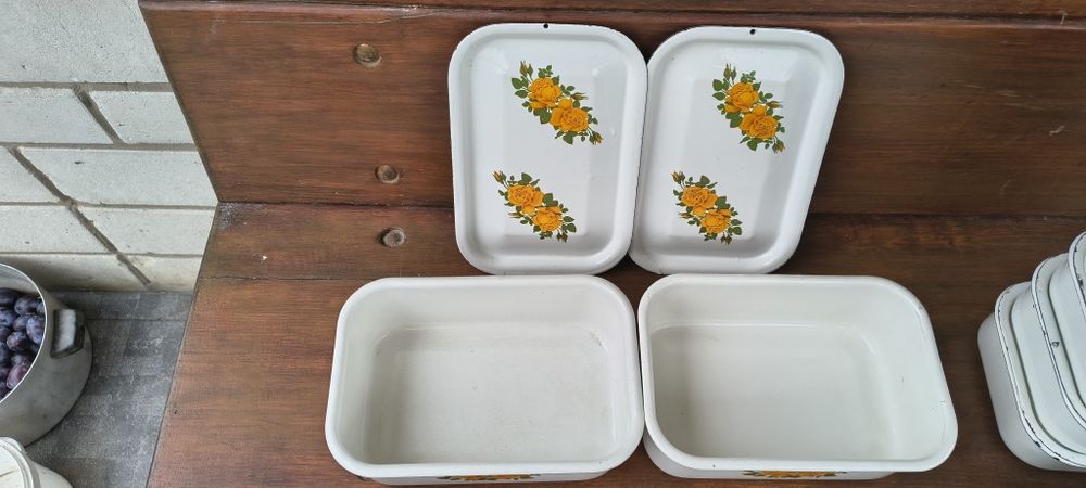 Лотки емаліровані