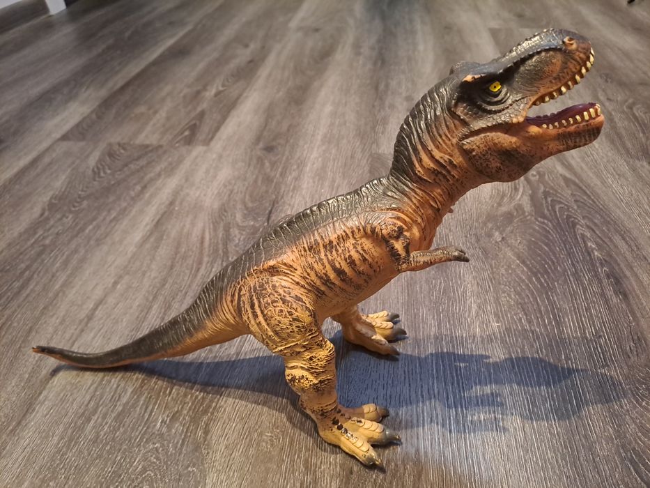 T-Rex dinozaur gumowy