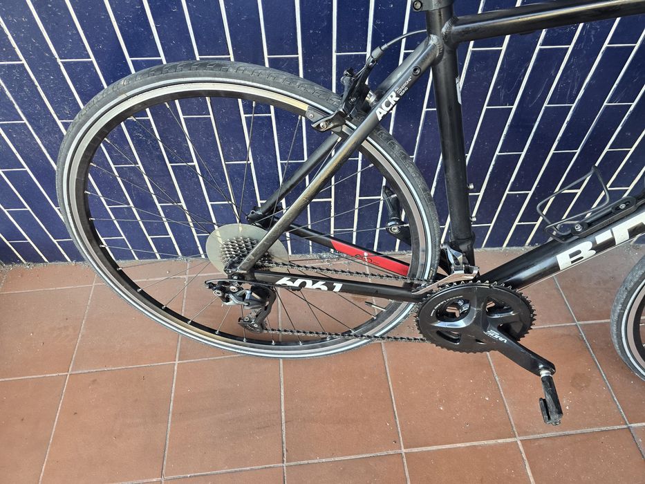 Bicicleta de estrada L guiador recto