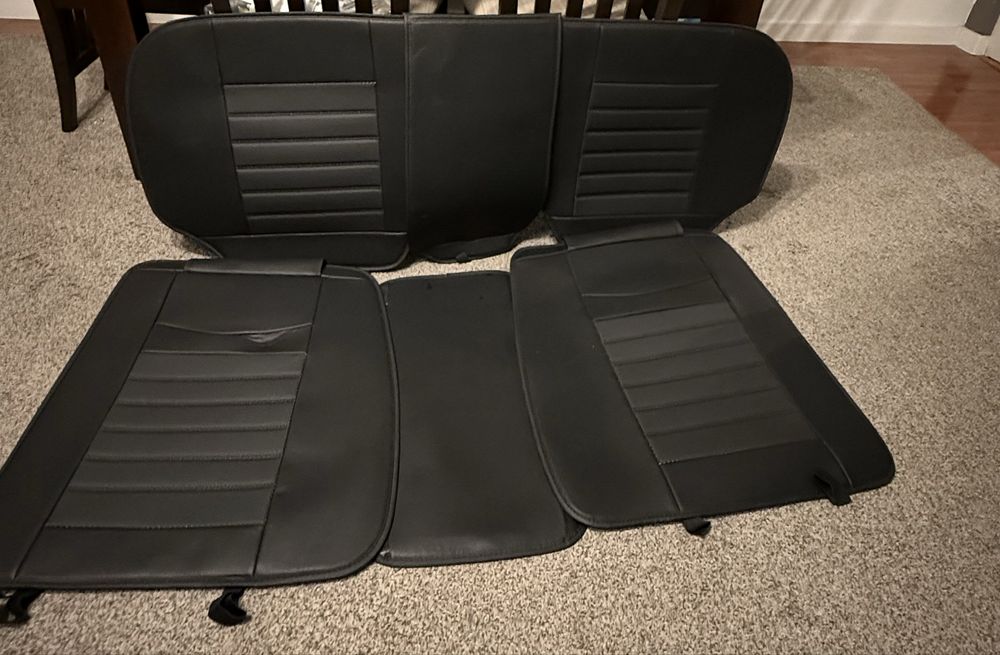 Uniwersalne pokrowce na siedzenia