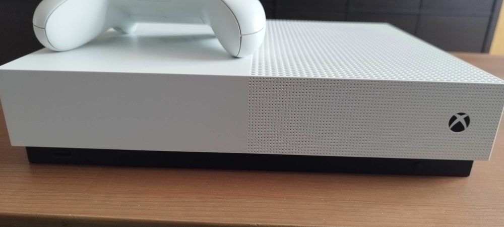Konsola Xbox One S All Digital + pad