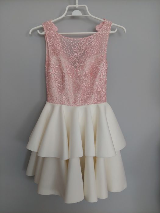 Sukienka balowa BICOTONE z trzema falbanami