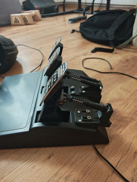 Kierownica Thrustmaster t300 rs gt + zmodyfikowane pedaly t3pa