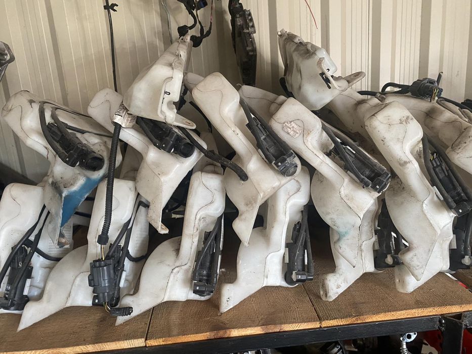 Бачок омивача Ford Focus2 cmax