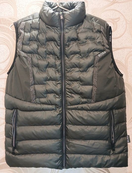 Жилет  Hugo Boss р.( М) 48-50  Оригинал