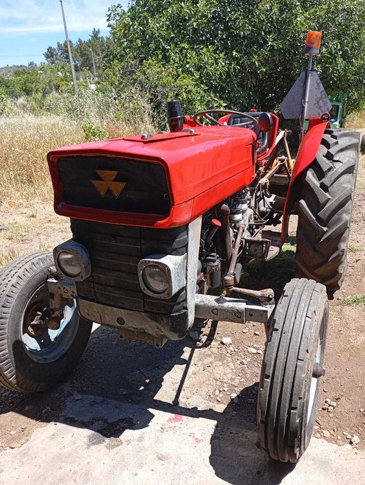 Trator Massey Fergusson 135