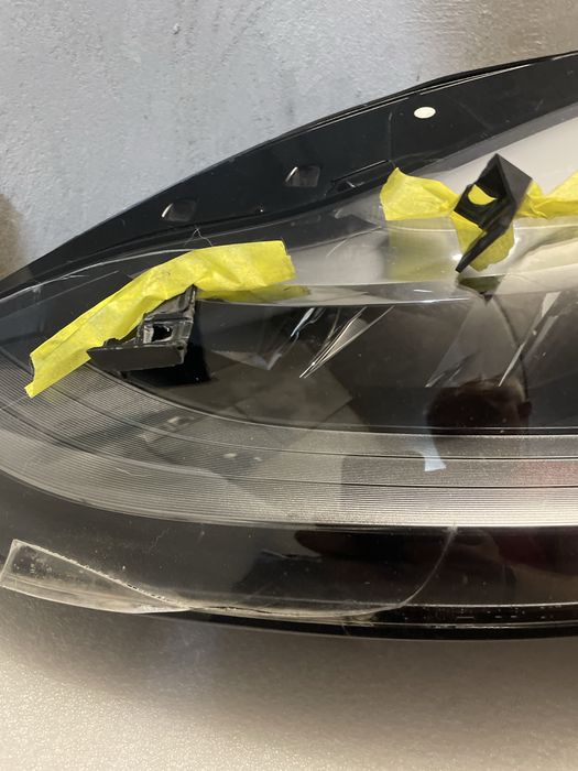 Фари тесла бу.   2024р