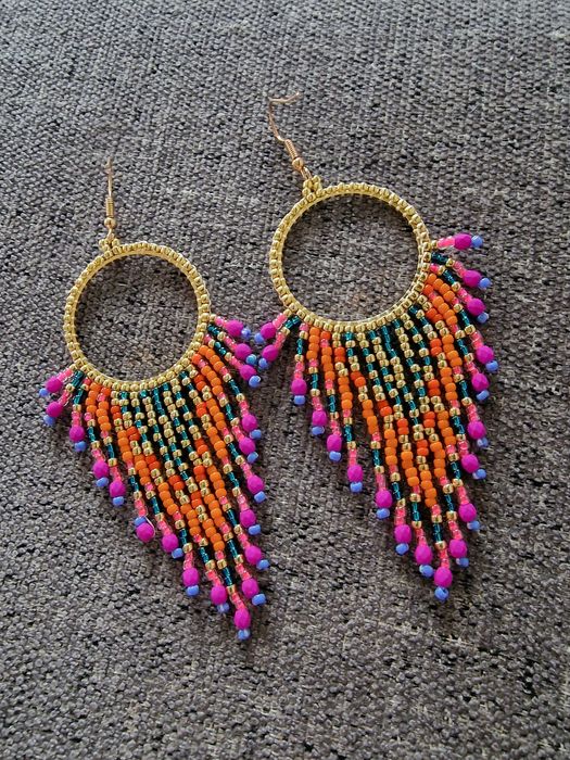 Kolorowe kolczyki z koralików Toho na bazie z koła