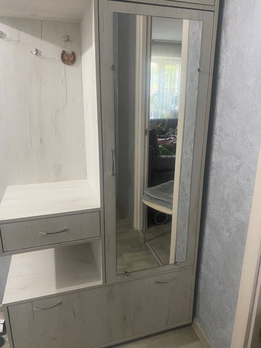 Продаю прихожу в дуже гарному стані