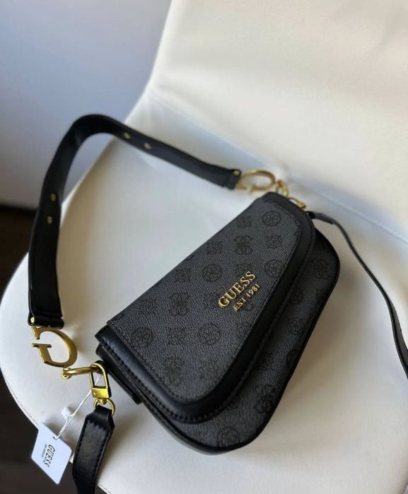 Сумка сідло Guess монограмна