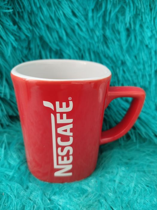Чашка Nescafé красная