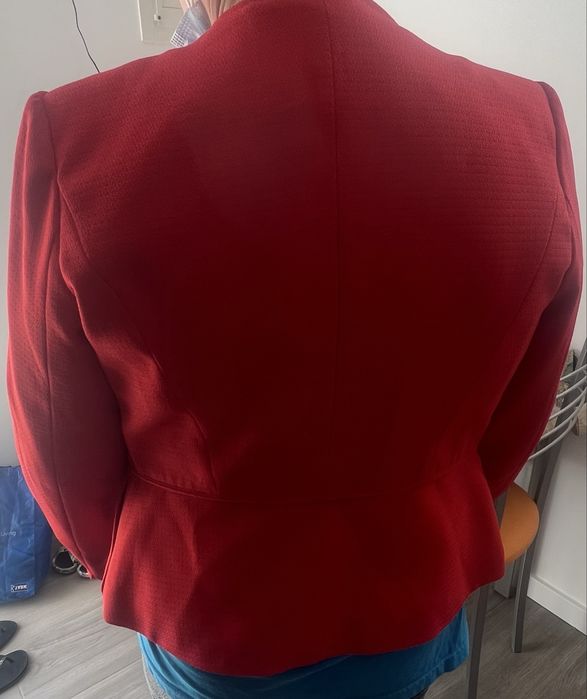 Blaser vermelho, a foto parece rosa mas e vermelho cereja