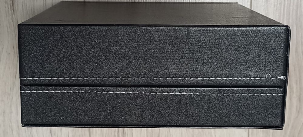 Футляр,бокс,коробка для хранения часов.