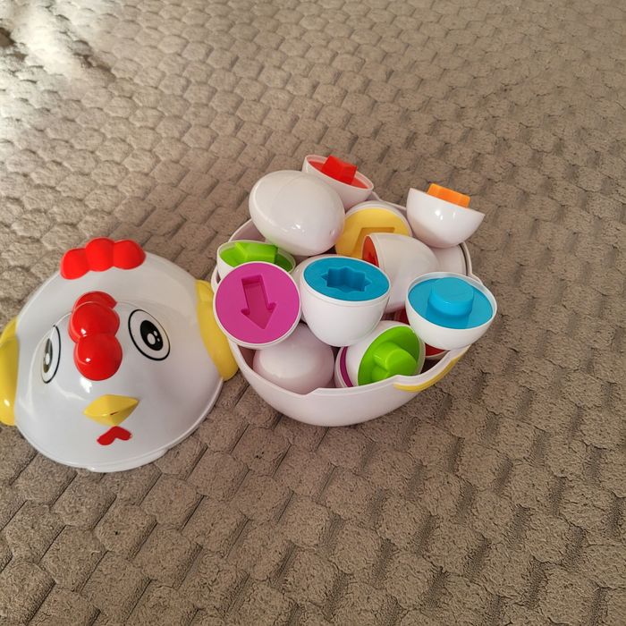 Курочка яйця монтессорі