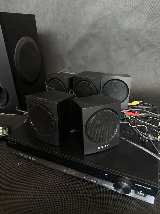 Kino domowe sony HBD-TZ135