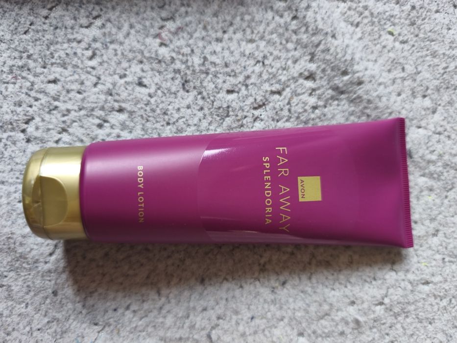 Avon - Perfumowany balsam do ciała Far Away SPLENDORIA 125 ml