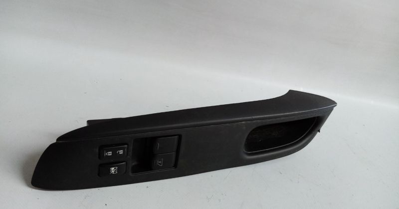 Comando / botão / interruptor vidros frente esquerdo NISSAN Note (E12)65122858810241120