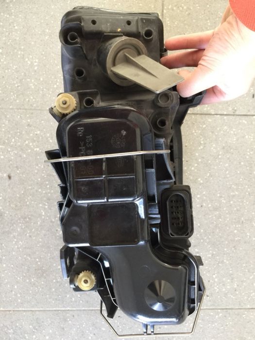 Farol direito Frente frontal Audi A6 Avant 2.5 TDI 1999