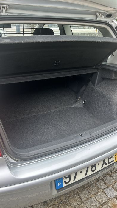 Volkswagen Polo 1.4 TDI  75 cavalos - cor cinza