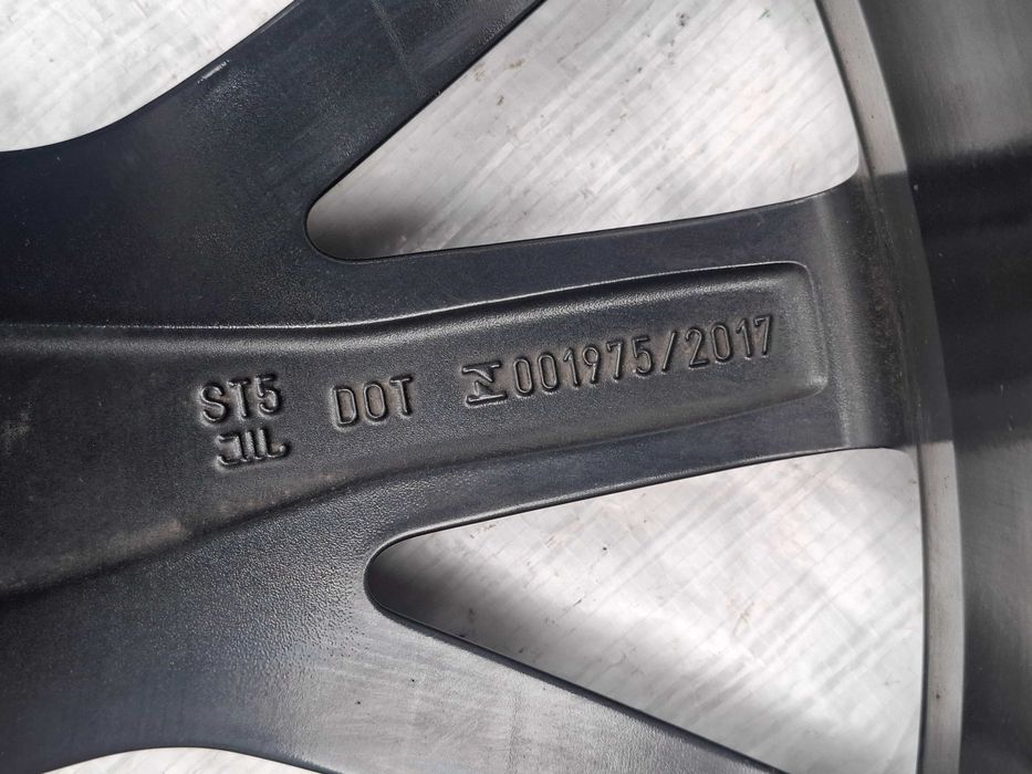 felga aluminiowa audi q7 sq7 q8 sq8 s-line audi sport 22 4m8.601.025.q