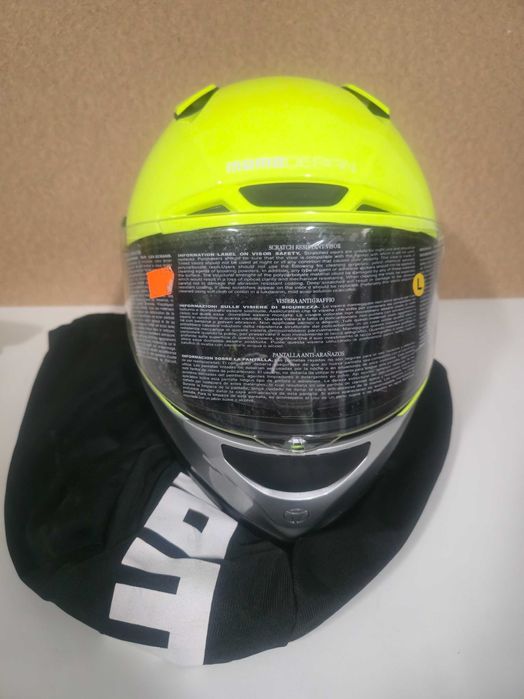 Syndyk sprzeda kask motocyklowy MOMODESIGN Hornet Flyo rozm. L